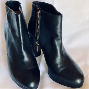 ⚡️SALE⚡️ MICHAEL Michael Kors black leather booties